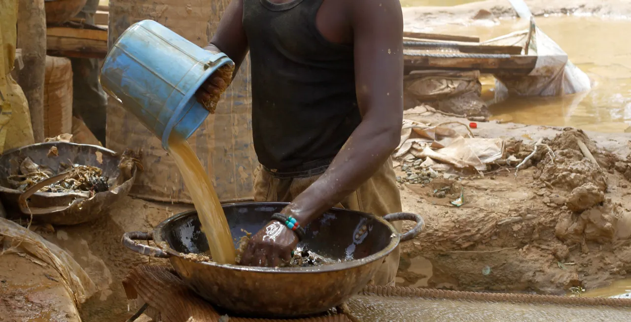 Nigerian government sacks illegal miners from Zamfara over lead poisoning